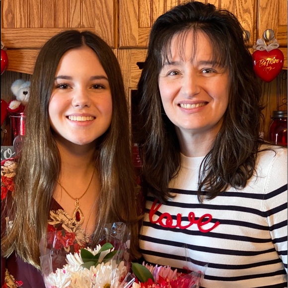 I’m @amybee73 & I’ve been proudly buying & selling on Poshmark for 7+ yrs now.😊 - Picture 8 of 16